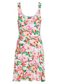 Robe florale avec un fond blanc, des fleurs roses et jaunes, des feuilles vertes, et une jupe évasée jusqu'au genou avec un col arrondi.