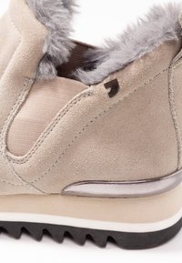 Gioseppo Tronchetti - beige