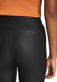 Vero Moda VMSOPHIA SKINNY BIKER COATED  - Jeans Skinny Fit - black/coated
