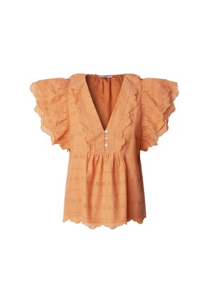 Blusa de manga corta en color melocotón con bordes ondulados, bordado en ojal, escote en V pronunciado y tres botones decorativos en el frente.