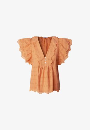 Blusa a maniche corte color pesca con bordi scallop, ricami ad occhiello, scollatura a V profonda e tre bottoni decorativi sul davanti.