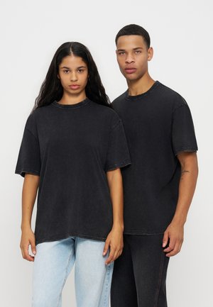 YOURTURN by Zalando, UNISEX - Basic T-shirt - mottled black