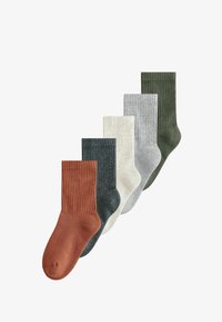 Valimata, outdoors neutral grey