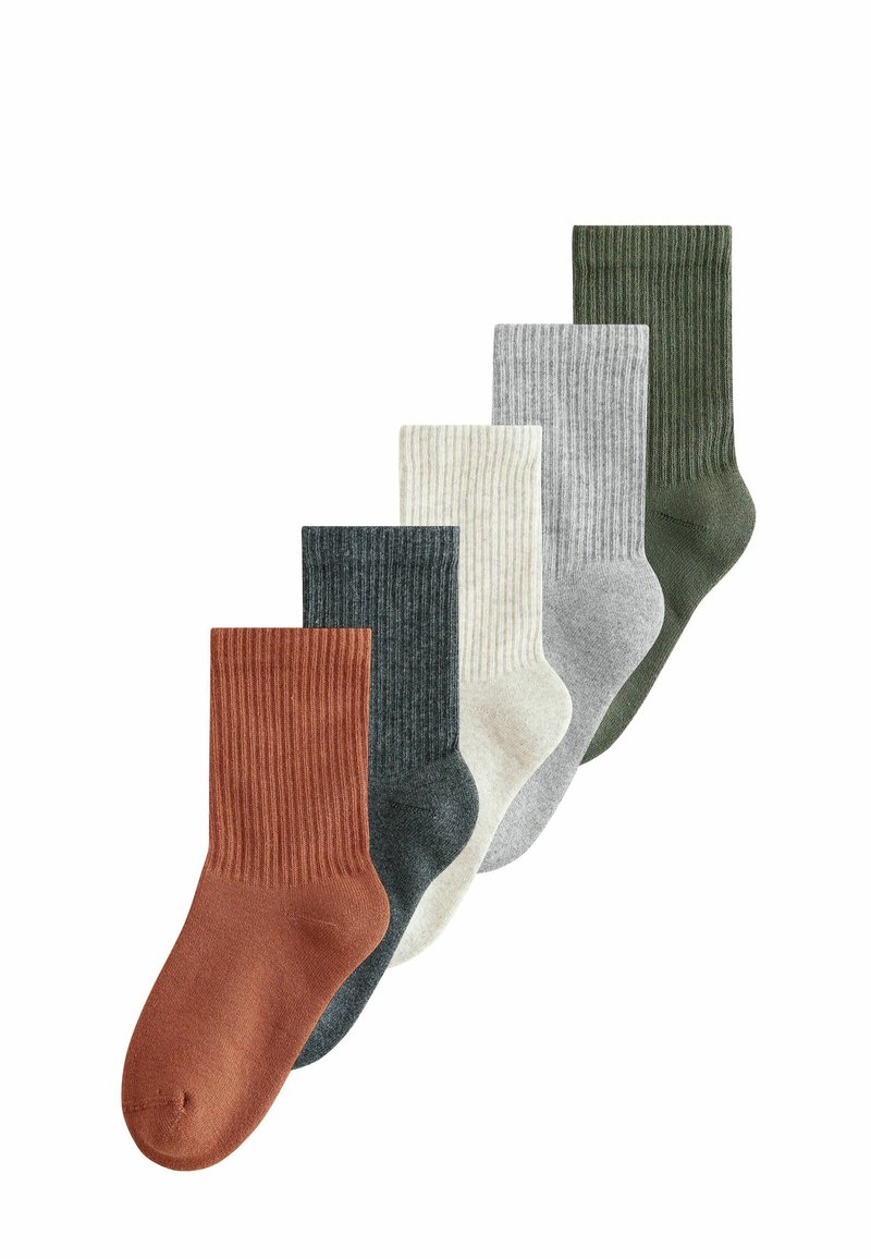 Cinque paia di calzini a coste nei colori ruggine, verde scuro, grigio chiaro, crema e grigio scuro. Tessuto morbido e design di lunghezza a metà polpaccio.
