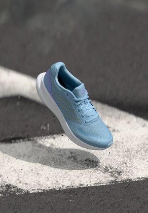 RUNFALCON 5 - Chaussures de running sur route - clear sky/magic grey metallic/core black