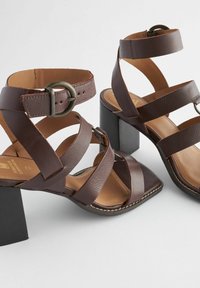 Next FOREVER COMFORT STRAPPY BLOCK - REGULAR FIT - Páskové sandály  - wine red