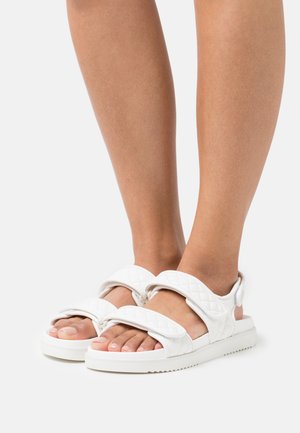 EOWILIWIA - Sandalen met plateauzool - white