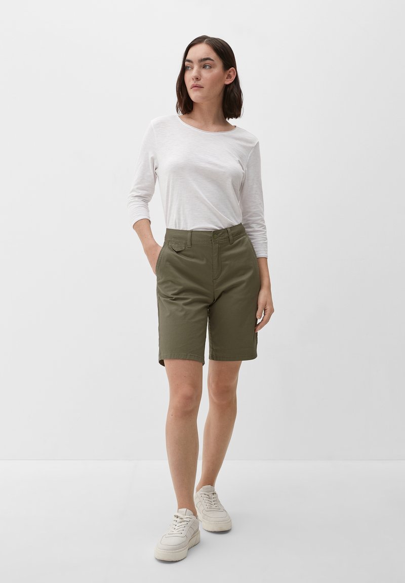 s.Oliver REGULAR BERMUDA - Shorts - olivgrün