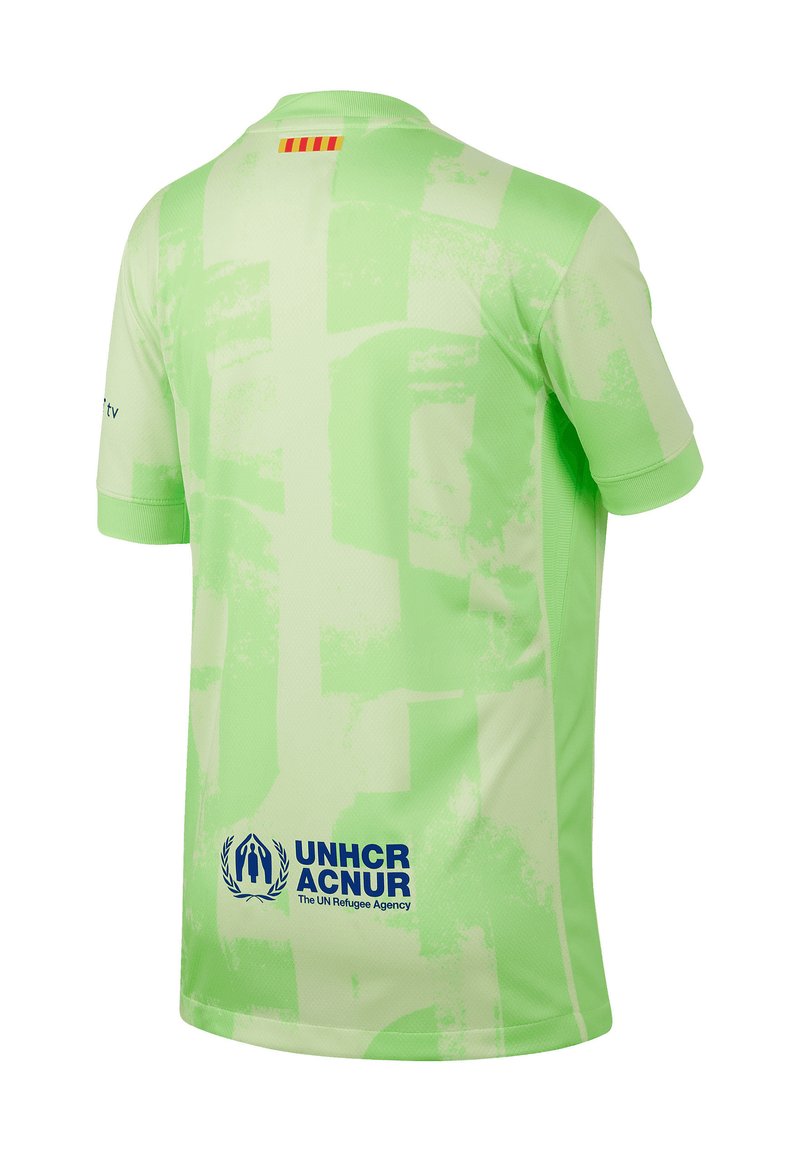 Grünes Fußballtrikot mit strukturiertem Muster, featuring UNHCR-Logo, kurzen Ärmeln und einem gestreiften Akzent am Kragen hinten.