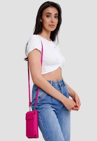 Harpa Telefoonhoesje - fuchsia