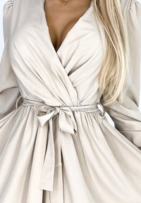 NUMOCO WITH BELT - Rochie de zi - beig