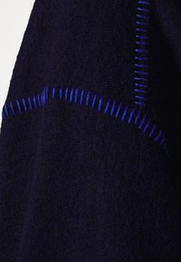 ARKET Sweter