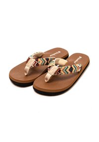 Chanclas marrones con una suela texturizada, presentan una tira de tela con un patrón de zigzags multicolores y un separador de dedos beige.
