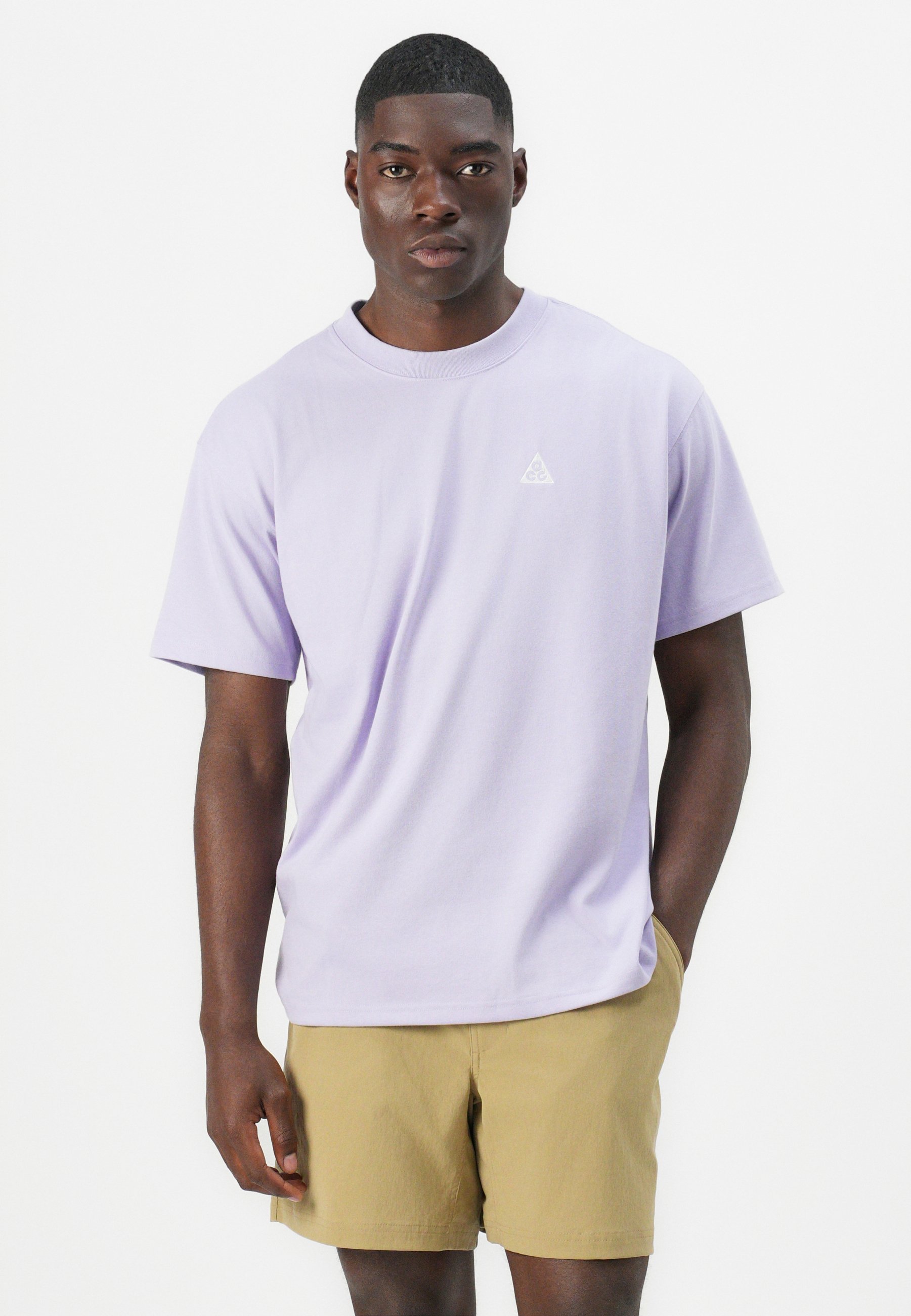 ★ Nike★ ACG Dry Fit Short Sleeve T-Shirt W Hydrangers Thu Nike ACG Guide T-Shirt - Hydrangeas | Flatspot