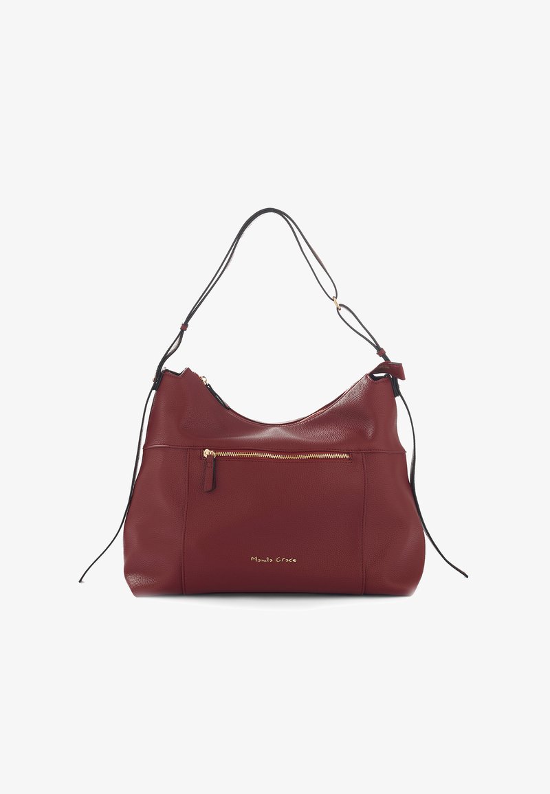 Sac à épaule en cuir bordeaux avec une texture douce, poche zippée dorée et bandoulière noire réglable. Présente un logo subtil à l'avant.