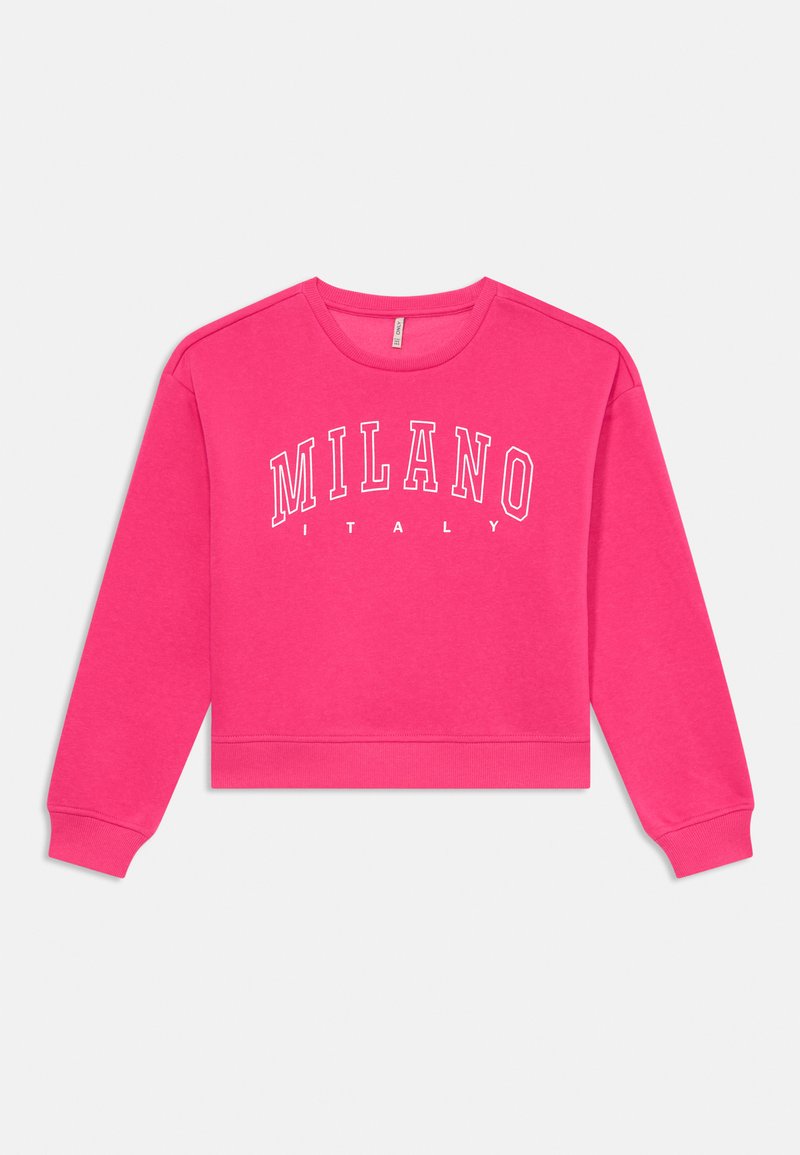 Karsti rozā džemperis ar garām piedurknēm un apaļu kakla izgriezumu, uz kura priekšpuses lielajiem baltajiem burtiem ir uzraksts "MILANO ITALIJA", ribotās piedurknes un apakšmalas.