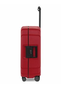 Valigia rigida rossa con design testurizzato, manico estraibile, lucchetto a combinazione e quattro ruote per una facile manovrabilità.
