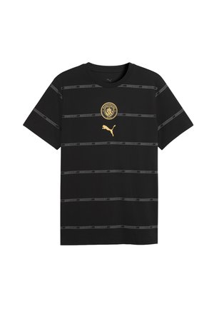 Sort kortærmet t-shirt med tynde vandrette grå striber, gyldent Manchester City-logo på venstre bryst og gyldent Puma-logo nedenunder.