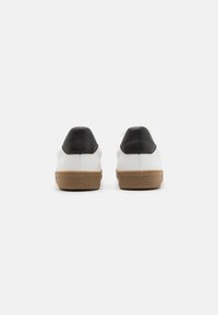 Call it Spring IMPALLA - Sportcipő - white/multi-coloured