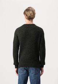 Jack & Jones JJJONES CREW NECK - Džemperis - rosin/black