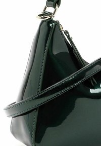 Tamaris TAS CILLA 27 CM - Håndtasker - green