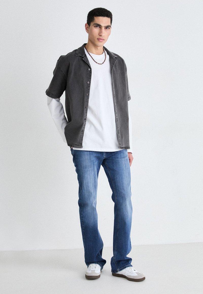 LTB Jeans Heren Tinman 401 - Bootcut Mid Rise Basic-5-Pocket Medium Wash Blauw van katoenmix - maat W33L30, blauw, 33W / 30L