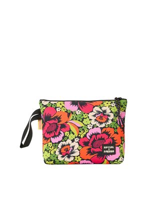 Rektangulær lynlås pouch med sort håndledsrem, dækket af stort farverigt blomsterprint i pink, rød, orange, grøn og hvid.