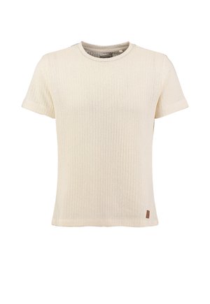 Korte mouw crème gebreide top met geribbelde textuur en een klein bruin label aan de zoom, weergegeven op een witte achtergrond.