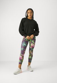 Sweaty Betty COMPASS SEAM - Pulover iz flisa - black