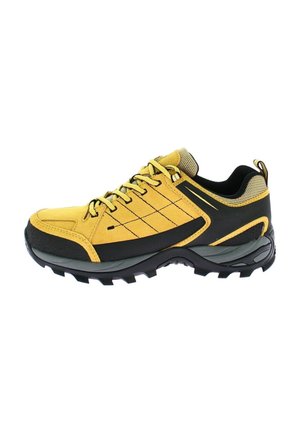 Chaussure de randonnée jaune et noire avec semelle robuste, col en mesh et fermeture à lacets conçue pour les activités de plein air.
