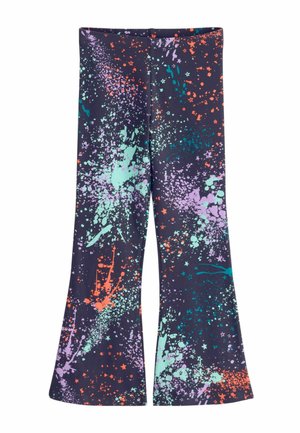 Donkere uitlopende broek met meerkleurig verfvlekpatroon in oranje, paars, blauwgroen en lichtgroen.