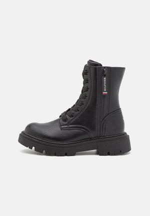 Tommy Hilfiger Botki sznurowane - black