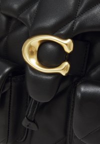 COACH TABBY BACKPACK - Hátizsák - black