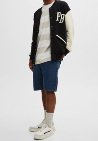 PULL&BEAR Bomberjacka - mottled black
