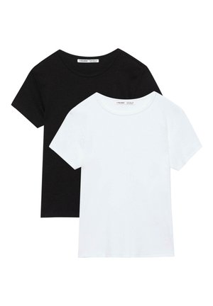 To ensfarvede t-shirts med korte ærmer og rund hals, én sort og én hvid, der overlapper på en hvid baggrund.