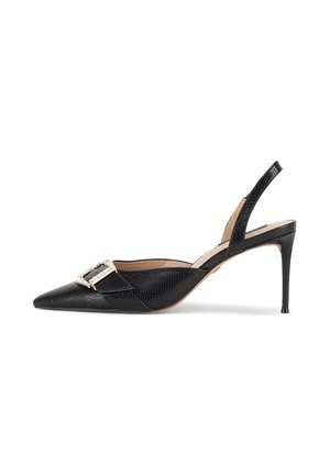 Sort tekstureret læder højhælet slingback sko med spids tå og dekorativ spænde foran.