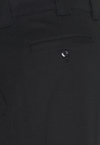 Thumbnail Image 3
