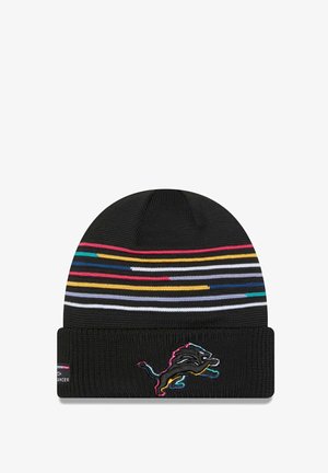 Cappello di lana nera con un bordo striato multicolore in cima e un logo leone ricamato colorato sulla parte anteriore.