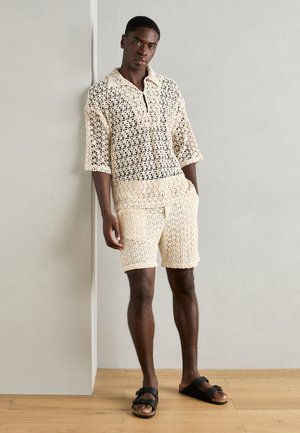 Heathe OLUROMBI SHORT SET - Polo - cream