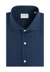 Camisa de vestir azul marino para hombre con botones, cuello abierto y botones blancos, etiquetada Dan John, talla 15½/40.