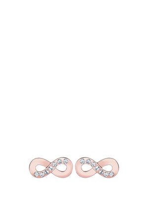 Boucles d'oreilles en or rose en forme d'infini, ornées de cristaux transparents le long d'un bord, avec une texture lisse et une finition polie.