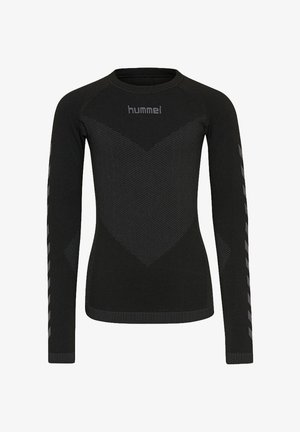 Schwarzes langärmliges Sportshirt mit strukturiertem Chevron-Muster vorne und reflektierenden Chevronen an den Ärmeln, "hummel" Logo auf der Brust.