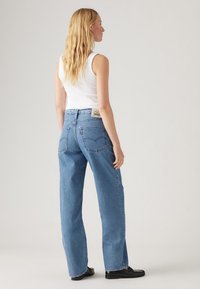 Levi's® WELLTHREAD BAGGY DAD - Traperice opuštenog kroja - garden stone