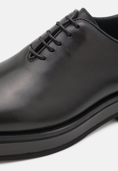 The Antipode BROGUE - Derbies - black