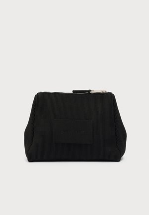 MIRA FLY POUCH - Wash bag - black