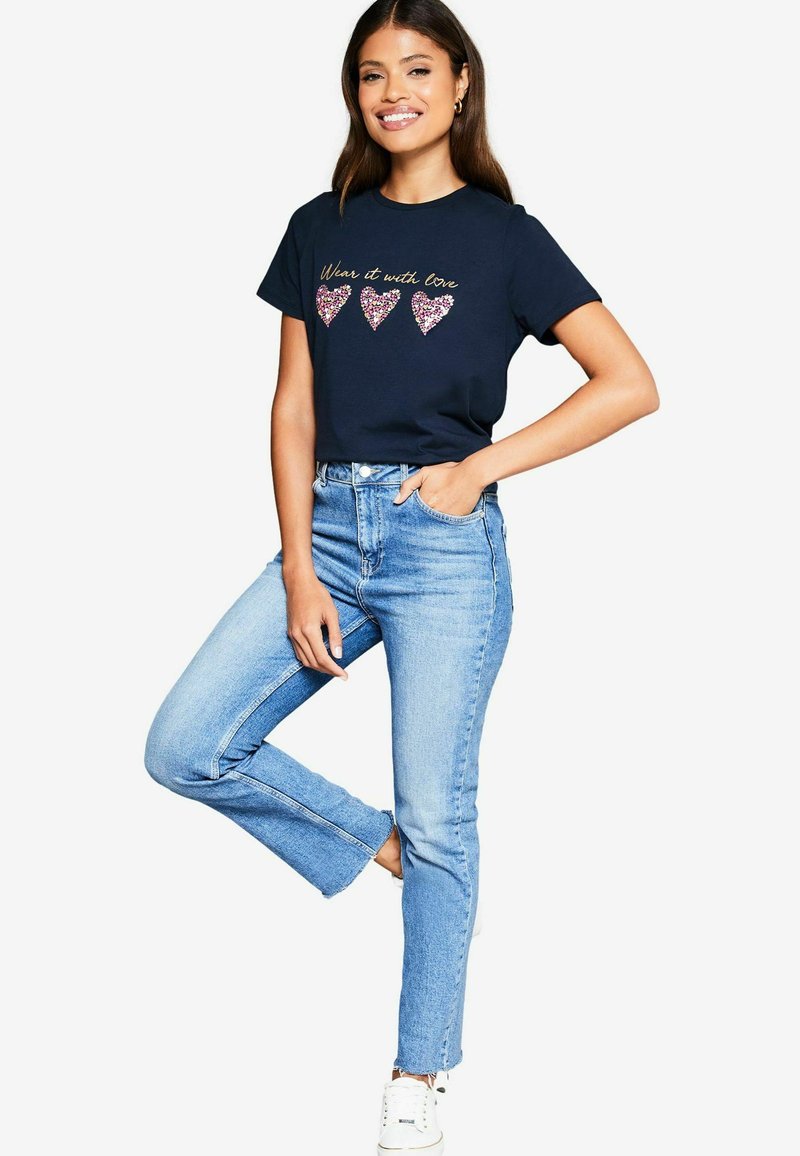 Lipsy REGULAR FIT ROUND NECK WEAR IT WITH LOVE - Tricou cu imprimeu - navy blue heart