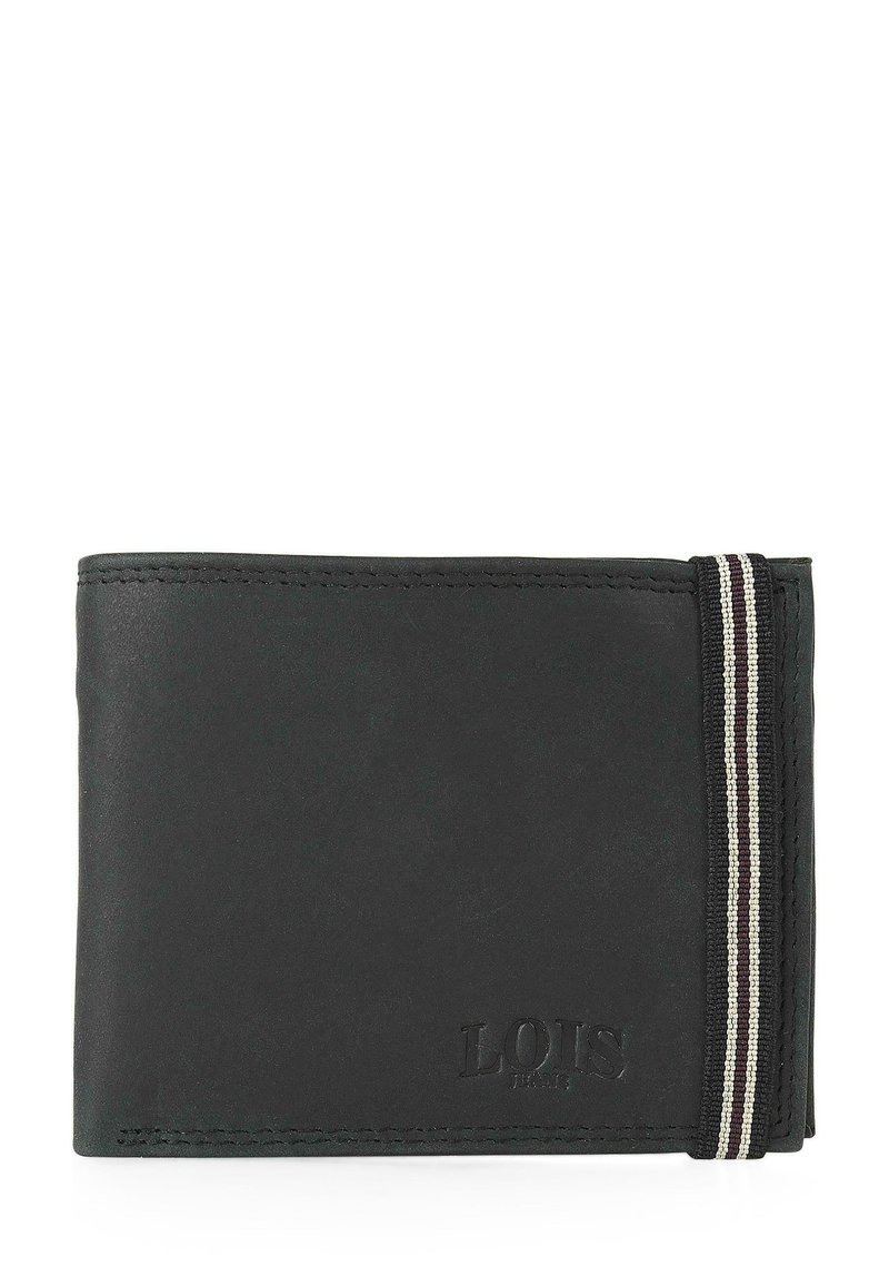 Cartera de cuero negra con acabado texturizado, que presenta una banda elástica a rayas y un logotipo grabado. Forma rectangular compacta.