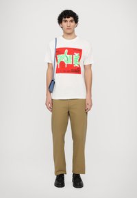 Henrik Vibskov THE ORCHESTRA TEE UNISEX - Print T-shirt - ecru
