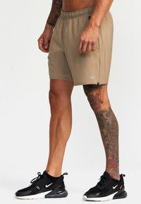 RVCA SPORT YOGGER 17- PERFORMANCE - Korte sportsbukser - dkh