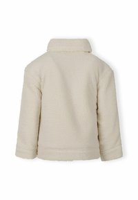 Kremowa, puszysta kurtka z polaru z kołnierzem, długimi rękawami i krótką długością. Miękka tekstura, bez widocznych elementów metalowych ani wzorów.